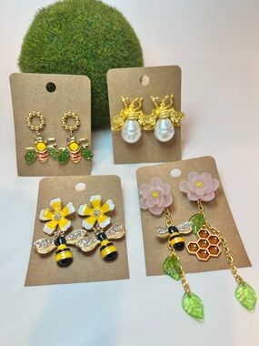 Bundle 4 pairs Brand New Lot Summer Bee Leaf Honeycomb floral Studded Earrings